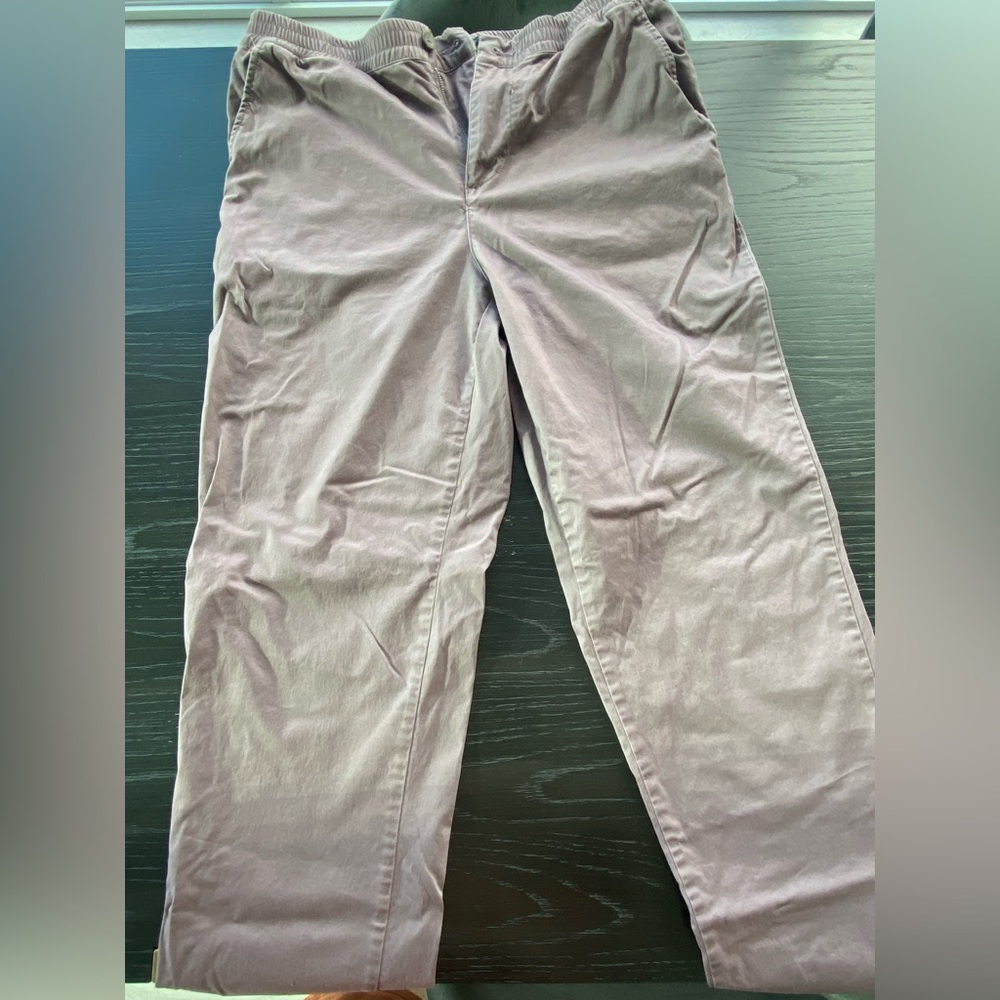 Simons Le31 carpenter/painter pants. Fits as a baggy 34. Elastic waist.